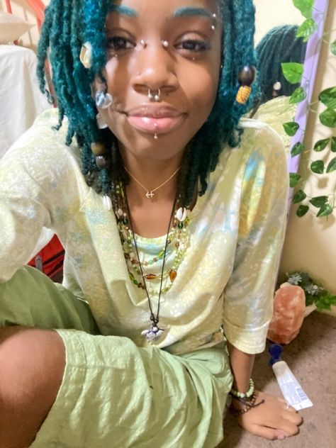 Outfits With Green Hair, Blue Dyed Locs, Blue And Green Locs, Turquoise Hair Black Women, Turquoise Locs, Dark Green Locs, Dark Blue Locs, Teal Locs, Blue Locs Black Women