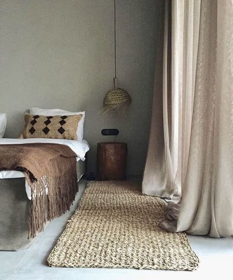 ibiza style Interior Minimalista, 아파트 인테리어, Bedroom Carpet, Boho Bedroom, Bed Room, 인테리어 디자인, Room Interior, Sofa Design, Bedroom Inspirations