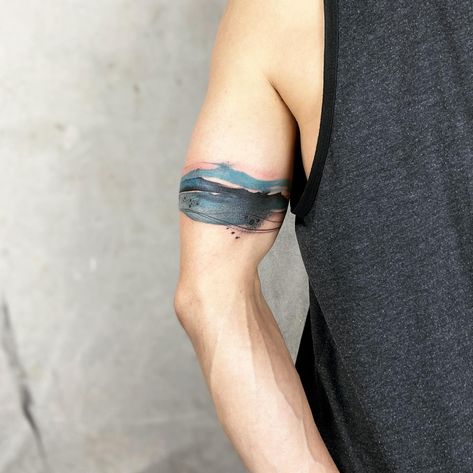 30+ Cool Armband Tattoo Ideas: Meaning & Popular Examples - 100 Tattoos Minimalistic Hand Tattoos, Small Text Tattoo, Tattoo Ideas Meaning, Armband Tattoos For Men, Hand Tattoo Ideas, Armband Tattoos, Band Tattoo, Armband Tattoo, Tattoo Artist