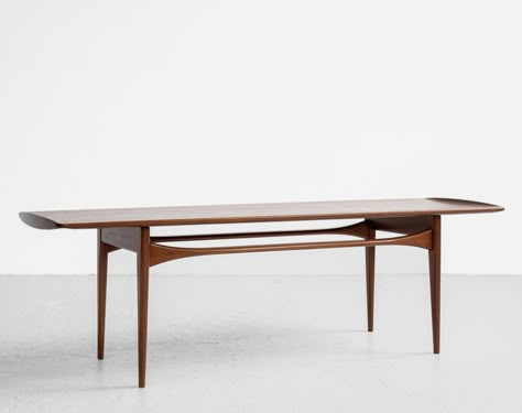 For sale: Midcentury Danish coffee table in teak by Tove & Edvard Kindt-Larsen for France & Daverkosen | #vntg #vintage Midcentury Modern Desk, Danish Coffee Table, Danish Furniture Design, Mid Century Coffee Table, Danish Furniture, Storage Design, Modern Desk, Furniture Inspiration, Tea Table