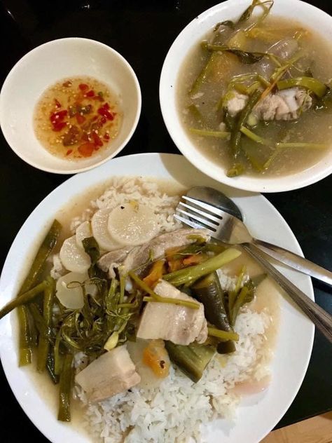 Sinigang Aesthetic, Filipino Food Aethstetic, Pinoy Lunch Ideas Filipino Food, Filipino Foods Aesthetic, Korea Lunch Food, Filipino Lunch Ideas, Pinoy Lunch, Filipino Lunch, Filipino Aesthetic