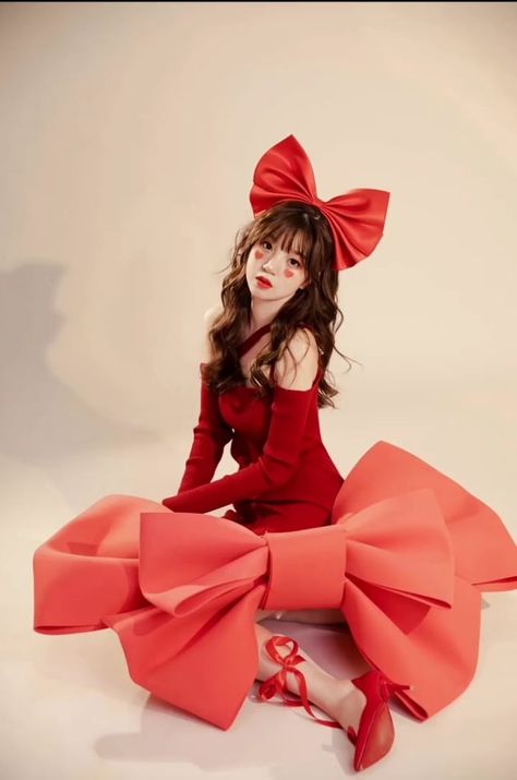 Bow Photoshoot, Christmas Fashion Photography, Korean Photography, Christmas Poses, Fashion Cover, Beautiful Photoshoot, Fashion Illustration Sketches, Photoshoot Concept, Blouse Designs Latest