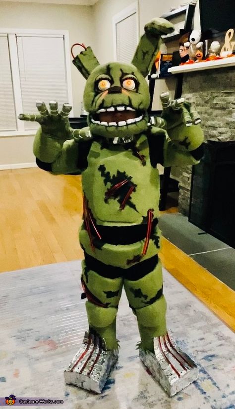 Charlene: Our 6 year old son is a huge fan of the Five Nights at Freddy’s games. It was no surprise, he wanted to be one of his fave FNAF characters... Fnaf Costumes Diy, 5 Nights Of Freddy Costume, Spring Bonnie Costume Diy, Spring Trap Costume Diy, Diy Foxy Costume Fnaf, Diy Halloween Costumes For School, Five Nights At Freddy’s Diy Costume, Freddy Fazbear Costume Diy, Springtrap Costume Diy