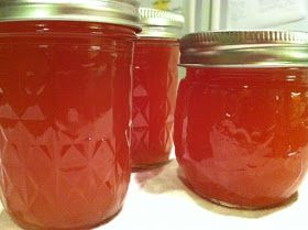 Canning Homemade!: Canning and Preserving Watermelon - The whole watermelon! Whole Watermelon, Watermelon Pickles, Canning And Preserving, Watermelon Jelly, Watermelon Rind, Jam And Jelly, Home Canning, Watermelon Juice, Jams & Jellies