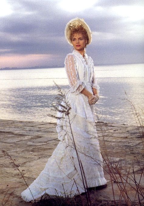 The Age Of Innocence, Film Fashion, Historical Movies, Bustle Dress, Period Movies, Michelle Pfeiffer, Costume Drama, Winona Ryder, Movie Fashion