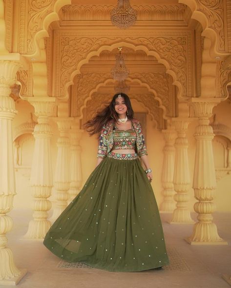 Dress For Mehendi Function Mehndi Outfit, Dress For Mehendi, Mehndi Function Dress Outfit, Dress For Mehendi Function, Mehandi Outfits Brides, Mehendi Function Outfit, Mehendi Ceremony Outfits, Mehendi Outfits For Bride, Indian Bridal Wear Red