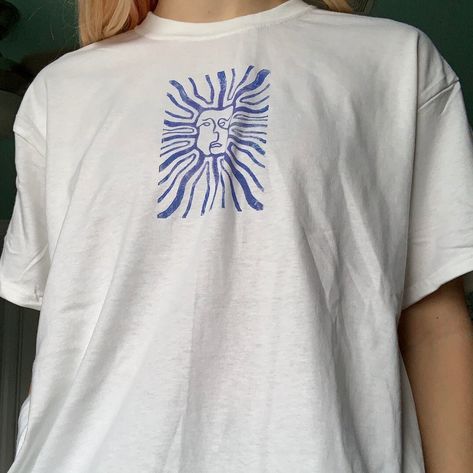 * All original designs and hand-carved prints * 🦋MODEL🦋 ~5' 7" ~Wearing size large ~Color is white 🦋MATERIAL🦋 ~100% cotton 🦋ADDITIONAL INFO🦋 ~Machine washable ~Used a purple fabric ink ~Print carved on a 4x6 linoleum block Linocut Printing, Paint Shirts, Linoleum Block, Abstract Face, Purple Fabric, Diy Shirt, Linoleum, Linocut, Diy Clothes