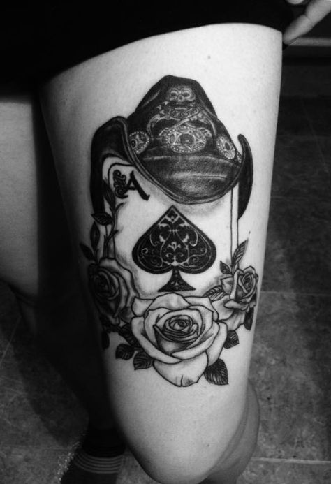 Ace of Spade tattoo RIP. Lemmy Kilmiste - Motorhead front man Lemmy Tattoo Design, Lemmy Tattoo, Motorhead Tattoo, James Tattoo, Motorhead Ace Of Spades, Ace Of Spades Tattoo, Spade Tattoo, Lemmy Kilmister, Shoulder Tattoos