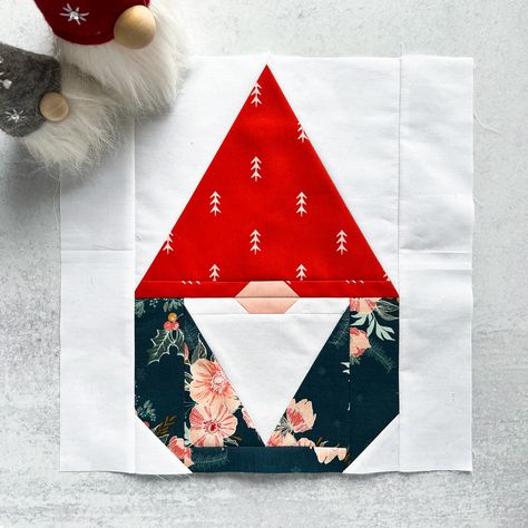 Gnome Quilt, Christmas Quilt Blocks, Winter Sewing, Row Quilt, Christmas Blocks, Gnome Pattern, Christmas Quilt Patterns, Nordic Gnomes, Holiday Quilts