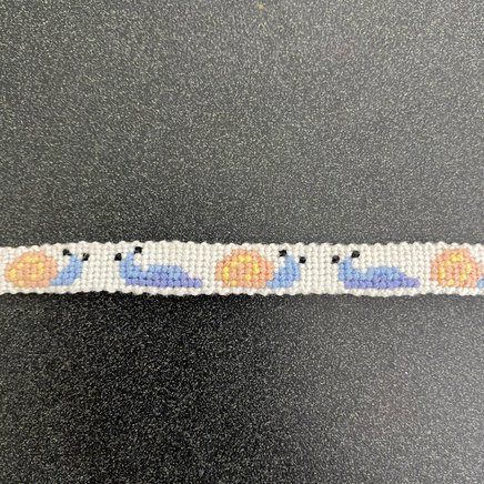 Alpha pattern #53520 | BraceletBook Snail Friendship Bracelet Pattern, Bracelet Book, Diy Friendship Bracelets Tutorial, Bracelets Tutorial, Yarn Bracelets, Cute Friendship Bracelets, Friendship Bracelets Tutorial, Friendship Bracelets Designs, Bracelets Patterns