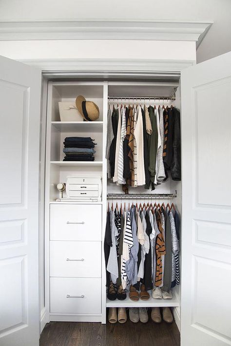 Small closet with drawers and clothing bars #smallbedroom Small Closet Organization Bedroom, Organizing Walk In Closet, Closet Makeover Diy, Closet Small Bedroom, Clothes Closet Organization, Closet Renovation, Open Closet, Closet Drawers, Closet Layout