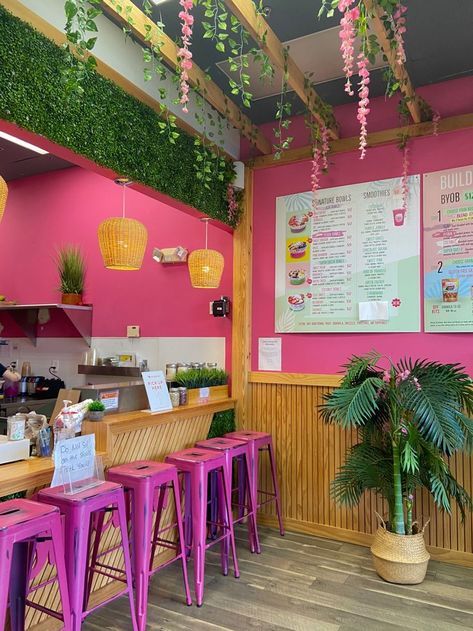 Smoothies Shop Design, Juice Cafe Design Ideas, Juice Shop Interior Design Ideas, Smoothie Bar Interior Design, Fruit Furniture Design, Juice Bar Decor Ideas, Acai Restaurant Design, Tea Shop Interior Design Ideas, Bright Cafe Interior