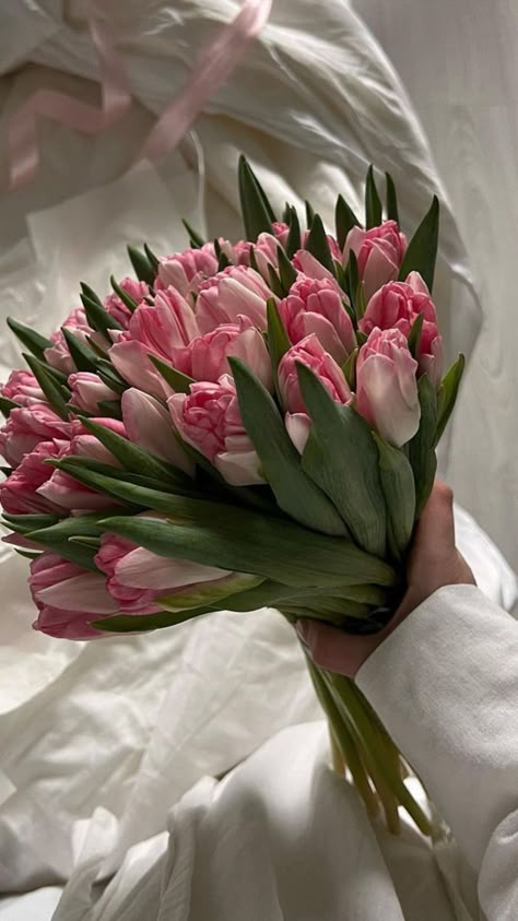 Boquette Flowers, Nothing But Flowers, Flower Therapy, Beautiful Bouquet Of Flowers, Luxury Flowers, Pink Tulips, Tulips Flowers, Bouquet Of Flowers, Beautiful Bouquet