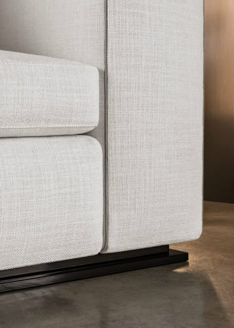 Minotti 2014 Leonard sofa with eco-leather piping and base in extruded aluminum frame in painted pewter color. Boho Upholstery Fabric, Sofa Detail, Rodolfo Dordoni, Rustic Stools, Upholstery Armchair, Living Room Upholstery, Couch Upholstery, Joinery Details, Upholstery Diy