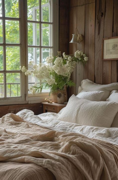 Summer Bedroom Ideas, Chalet Bedroom, Bedroom Moodboard, Georgia House, Dorm Decoration, Cottage Room, Bedroom Aesthetics, Summer Bedroom, Cottage Inspiration