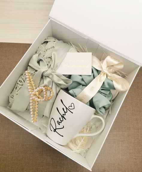 Sage Green Bridesmaid Gifts, Sage Green Bridesmaid Boxes, Will You Be My Bridesmaid Boxes, Bridesmaid Proposal Green, Cute Ways To Ask Bridesmaids, Bridesmaids Proposal Boxes, Ways To Ask Bridesmaids, Bridesmaid Cookies, Cream Bridesmaids