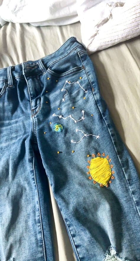 Embroidery Galaxy, Galaxy Embroidery, Embroidered Jeans Diy, Space Embroidery, Clothes Embroidery Diy, Diy Aesthetic, Easy Pixel Art, Embroidery On Clothes, Jeans Diy