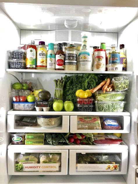 Fridge Goals Healthy Food, Stocked Fridge, Kitchen 101, Health Meal Plan, Health Cleanse, Packaged Snacks, Food L, Fridge Organization, Health Nut