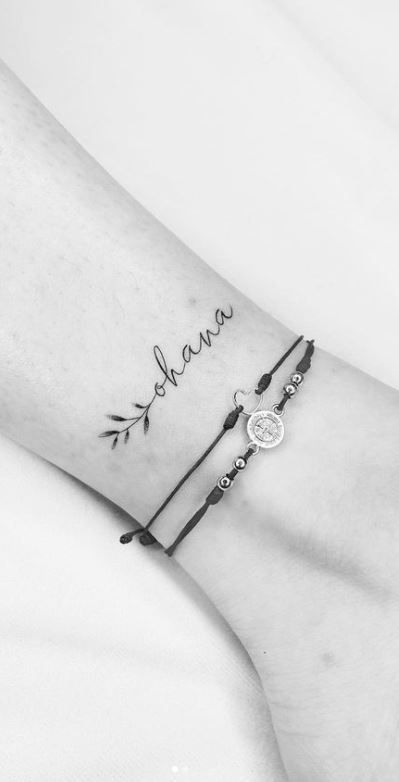 Ohana Symbol Tattoo, Simple Tattoos For Family Members, Simple Ohana Tattoo, Ohana Infinity Tattoo Ideas, Mother Daughter Ohana Tattoos, Ohana Tattoo Flower, Stitch Tattoo Ideas Small Ohana, Ohana Collar Bone Tattoo, Cute Ohana Tattoos