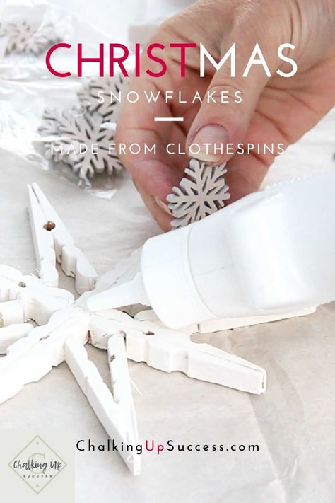 Homemade Christmas Ornaments Clothespins, Homemade Baubles Easy Diy, Clothespin Snowflake Ornaments Diy, Closepin Crafts Christmas Snowflake Ornaments, Clothespin Stars Snowflake Ornaments, Christmas Crafts Clothespins, How To Make Clothespin Snowflakes, Mini Clothespin Christmas Crafts, Clothespin Star Ornament