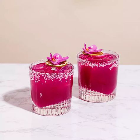 Prickly Pear Margarita Margarita Simple, Cactus Jelly, Cactus Margarita, Pear Margarita, Prickly Pear Margarita, Easy Margarita, Margarita Cocktail, Prickly Pear Cactus, Boozy Drinks