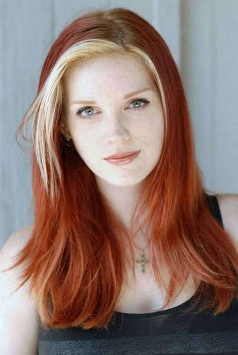 Our 44 Favorite Beautiful Women This Week - Suburban Men Mallen Streak, White Streak In Hair, Dyed Bangs, Character Face, Blonde Streaks, Hair Color Streaks, Red To Blonde, Red Hair Woman, Hair White