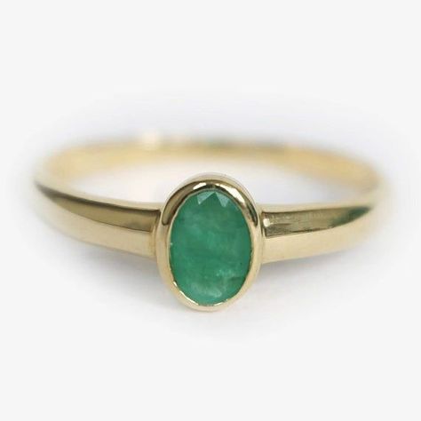 Oval Emerald Ring, Garnet Ring Gold, Bezel Setting Ring, Stone Ring Design, Emerald Stone Rings, Garnet Ring Vintage, Womens Rings, Smaragd Ring, Roman Jewelry