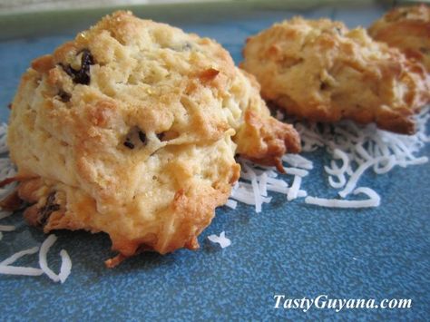 Coconut Buns | recipe- Guyanese | Pinterest | Coconut, It Works ... Guyanese Food, Coconut Buns, Breads Recipes, Guyanese Recipes, Bakery Goods, Bake Goods, Caribbean Food, Sweet Bakery, Bun Recipe