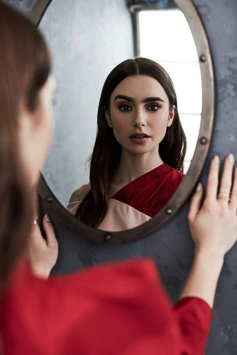 Women In Mirror Photography, Lily Collins Instagram Pictures, Mirror Model Photography, Self Mirror, Mirror Reflection Photography, Mirror Photography, 4c Natural, Reflection Photography, Self Portrait Photography