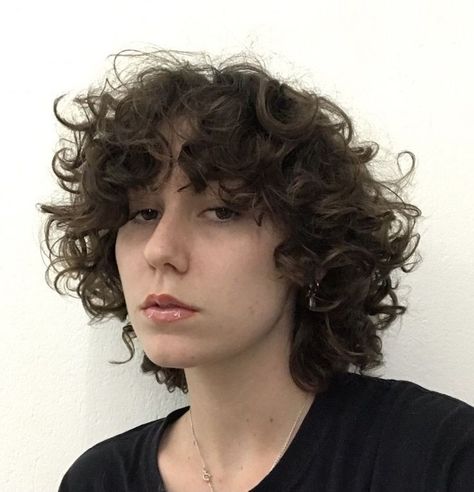 Gender Neutral Curly Haircut, Tomboy Curly Haircut, Curly Tomboy Haircut, Gender Neutral Haircuts Curly Hair, Tomboy Curly Hair, Pixie Hairstyles Curly, Short Grunge Hair Curly, Short Shag Curly Hair, Curly Hair Short Styles