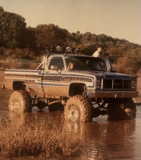 Jacked Up Truck, Big Ford Trucks, American Pickup Trucks, Country Trucks, Trucks Lifted Diesel, Future Trucks, Mud Trucks, Custom Chevy Trucks, Old Ford Trucks