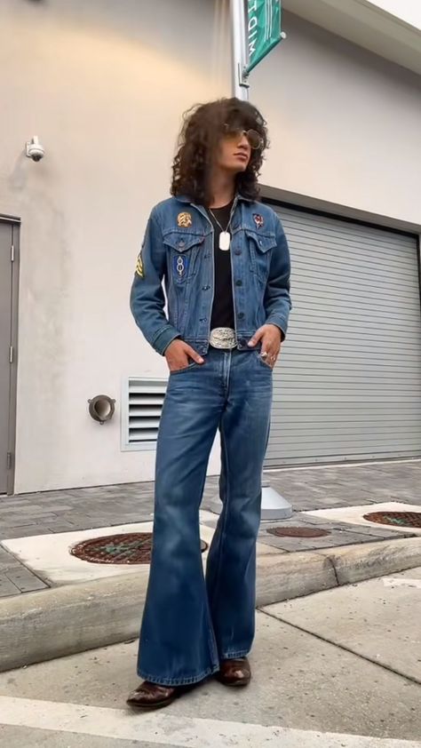 70s outfit 70s Male Fashion Aesthetic, Men Eclectic Fashion, Masc 70s Outfits, Men 70s Style, 70 Rock Aesthetic, Retro Jeans Outfit, 70s Denim Outfit, 70s Band Aesthetic, 70s Cowboy Aesthetic