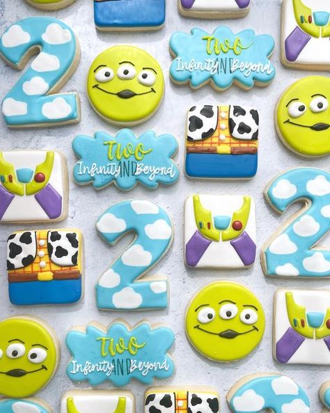 Buzz Light Year Cookies, Two Infinity And Beyond Cookies, Lightyear Cookies, Buzz Lightyear Cookies, Toy Story Cookies, Space Ranger, Story Birthday, Toy Story Birthday Party, Baby Boom