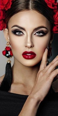 Spanish Hairstyles, Multi Colored Eyes, Color Splash Photo, Rose Girl, Boda Mexicana, Pretty Rose, Body Features, Simply The Best, Beautiful Lips