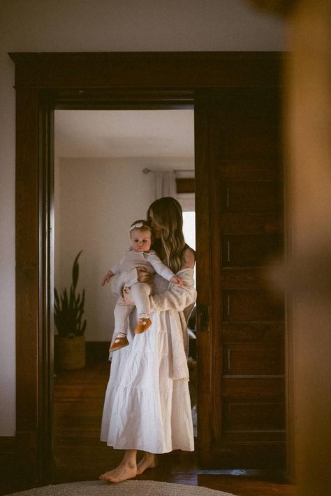 Intimate Family Photos At Home, In Home Photoshoot Outfits, Moody Motherhood Photography, Family Photos Kitchen, Documentary Family Photoshoot, Front Door Family Photos, At Home Lifestyle Family Session, Cozy Home Family Photoshoot, Cozy In Home Family Photoshoot