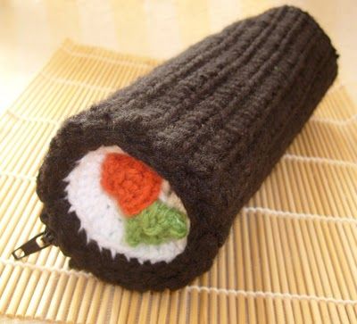 sushi roll pencil case.  free pattern.  back to school -- for B. Pencil Case Free Pattern, Roll Pencil Case, Crochet Pencil Case, Diy Crafts For School, School Pencil Case, Crochet Patterns Free, Crochet Case, Sushi Roll, Crochet Food