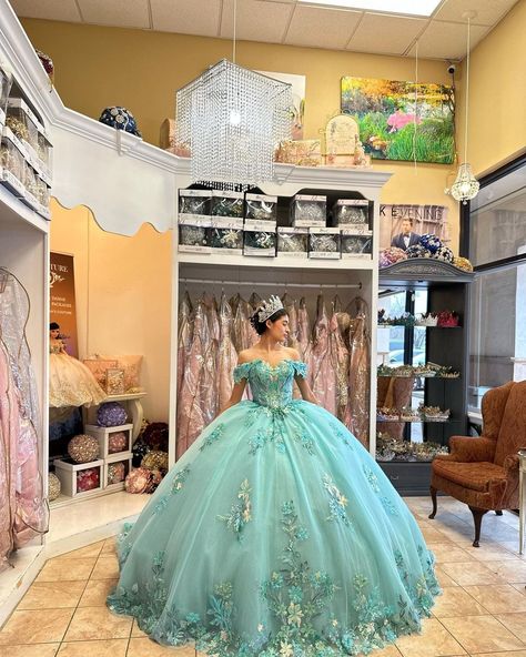 Torquise Quince Dresses, Tiffany Blue Quinceanera Dresses, Teal Quince Dress, Little Mermaid Quinceanera Theme, Turquoise Quince, Tiffany Blue Quinceanera, Aqua Quinceanera Dresses, Teal Quinceanera Dresses, Blue Quince Dress