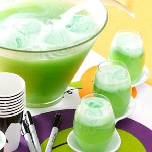 Lemon Lime Punch Lemon Lime Punch, Lime Sherbet Punch, Sherbet Punch Recipes, Grinch Punch, Sherbet Punch, Lime Sherbet, Lime Punch, Punch Drinks, Punch Recipe