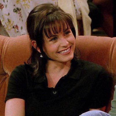 Monica Geller Bangs Hair, Short Hair Monica Geller, Friends Hairstyles Monica, Monica Geller Hair Season 8, Monica Geller Short Hair Bangs, Monica Season 2 Hair, Monica Gelled Hair Styles, Monica Geller Hair, Monica Friends