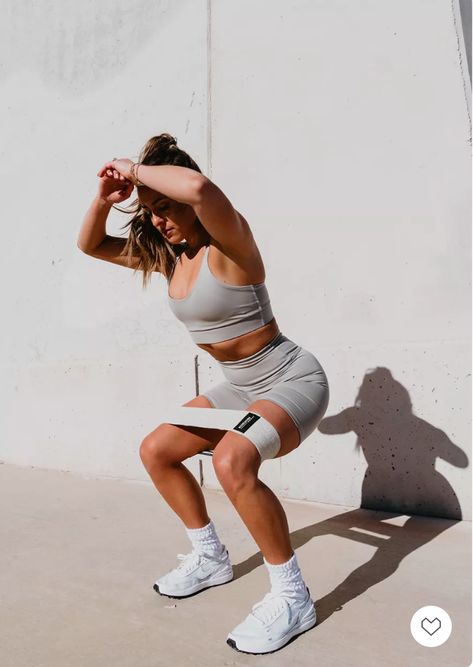 This is my favorite workout set right now for spring and summer. I'm loving the neutral color. For more workout outfit inspo and all of the outfit details check out my LTK! Outside Fitness Photoshoot, Fitness Modeling Photography Female, Workout Photoshoot Ideas, Diana Photoshoot, Fitness Photoshoot Poses Women, Fitness Model Poses, Nutrition Photoshoot, Sporty Photoshoot Ideas, Gym Photoshoot Women