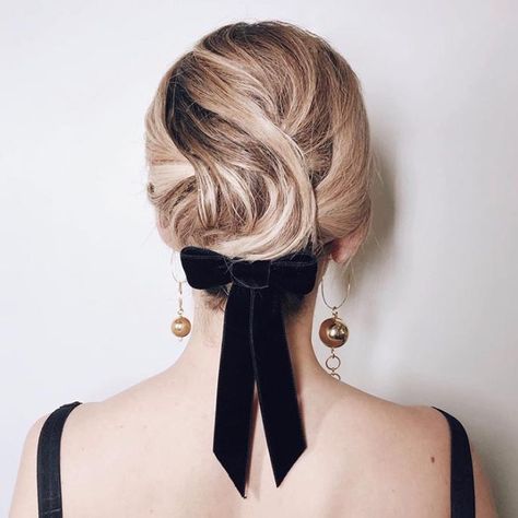 Hair Accessories Wedding Guest, Accessories Wedding Guest, Simple Hair Accessories, Easy Wedding Guest Hairstyles, Very Easy Hairstyles, Quick Braids, Asymmetrical Bob Haircuts, Asymmetrical Haircut, Black Velvet Bow