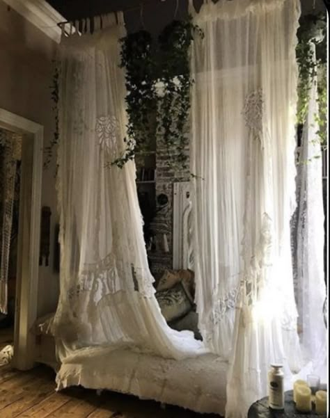 Room Deco, Redecorate Bedroom, Aesthetic Rooms, Dreamy Room, Canopy Bed, Design Del Prodotto, Dream Room Inspiration, Meditation Room, Diy Curtains