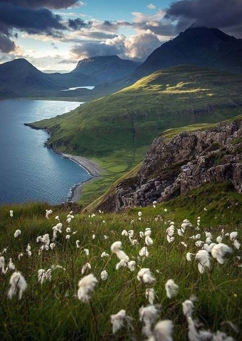 Isle of Skye Land Photography, Scotland Photography, Isle Of Skye Scotland, Bonnie Scotland, Skye Scotland, Image Nature, Voyage Europe, England And Scotland, Summer Landscape