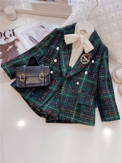 Blazer E Short, Preppy Mode, Tweed Set, Blazer And Skirt Set, Fashion Baby Girl Outfits, Outwear Coat, Blazer And Skirt, Estilo Preppy, Vintage Inspired Outfits