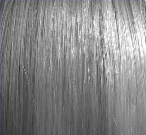 Growing Out Gray Hair. I keep reading about this process of lowlighting during the transition from colored hair to gray, but I'm still not sure what it IS, exactly. Wella Hair Toner, Grey Hair Texture, Growing Out Gray Hair, Silver Queens, Pastel Blue Hair, Gray Hairstyles, Blonde Celebrities, Going Grey, Hair Toner