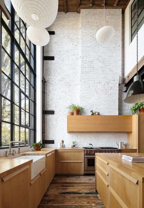 wooden kitchen // clean lines // high ceilings // large black trim windows // home decor Modern Wooden Kitchen, Kitchen Island Cabinets, Popular Kitchens, Interiors Magazine, Style Deco, Natural Home Decor, Cool Ideas, Style Kitchen, Wooden Kitchen