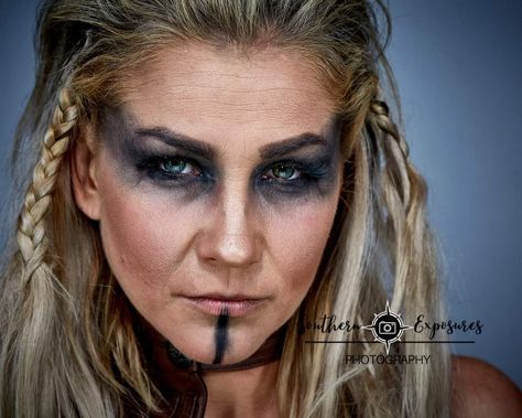 Viking Shield Maiden Makeup, Viking Photoshoot, Viking Outfits, Work Costumes, Nordic Warrior, Viking Witch, Viking Makeup, Viking Shield Maiden, Larp Ideas