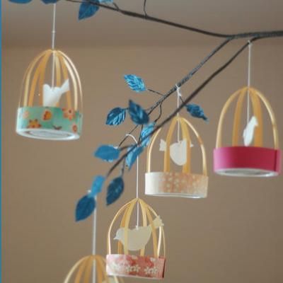 Nature/Animal party Studio Seni, Lantern Party Decor, Diy Bird Cage, Birdcages, Diy Birds, Paper Birds, Bird Cages, Summer Diy, Crafty Craft