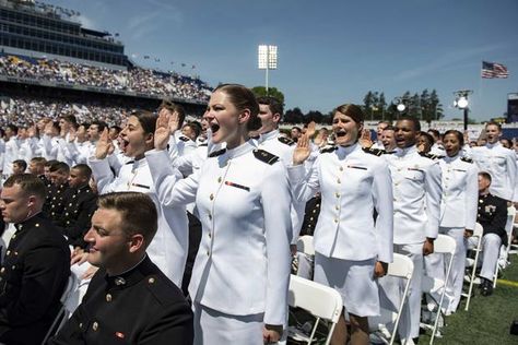 Commissioning Ceremony, Female Navy Officer, Pilot Character, Communication Specialist, Paternity Leave, Mommy And Baby Pictures, My Future Job, Annapolis Maryland, Naval Academy