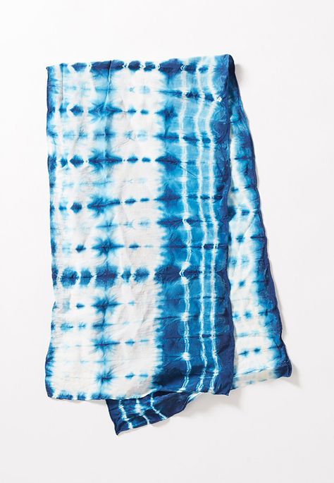 Get your craft on with our Shibori Indigo Dye #DIY Indigo Dye Diy, Shibori Diy, Watercolor Patterns, Interior Design Fashion, Shibori Fabric, Shibori Techniques, Shibori Pattern, Pretty Watercolor, Fabric Dye